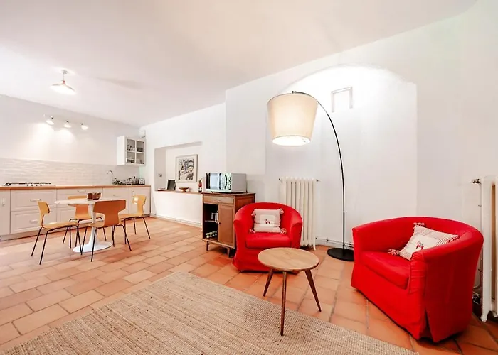 Chateau De Salamon - Privee شقة