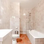 Apartment Chateau De Salamon - Privee Réquista